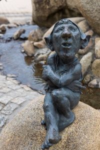 Windzwerg am Brunnen der Weisheit in Thale